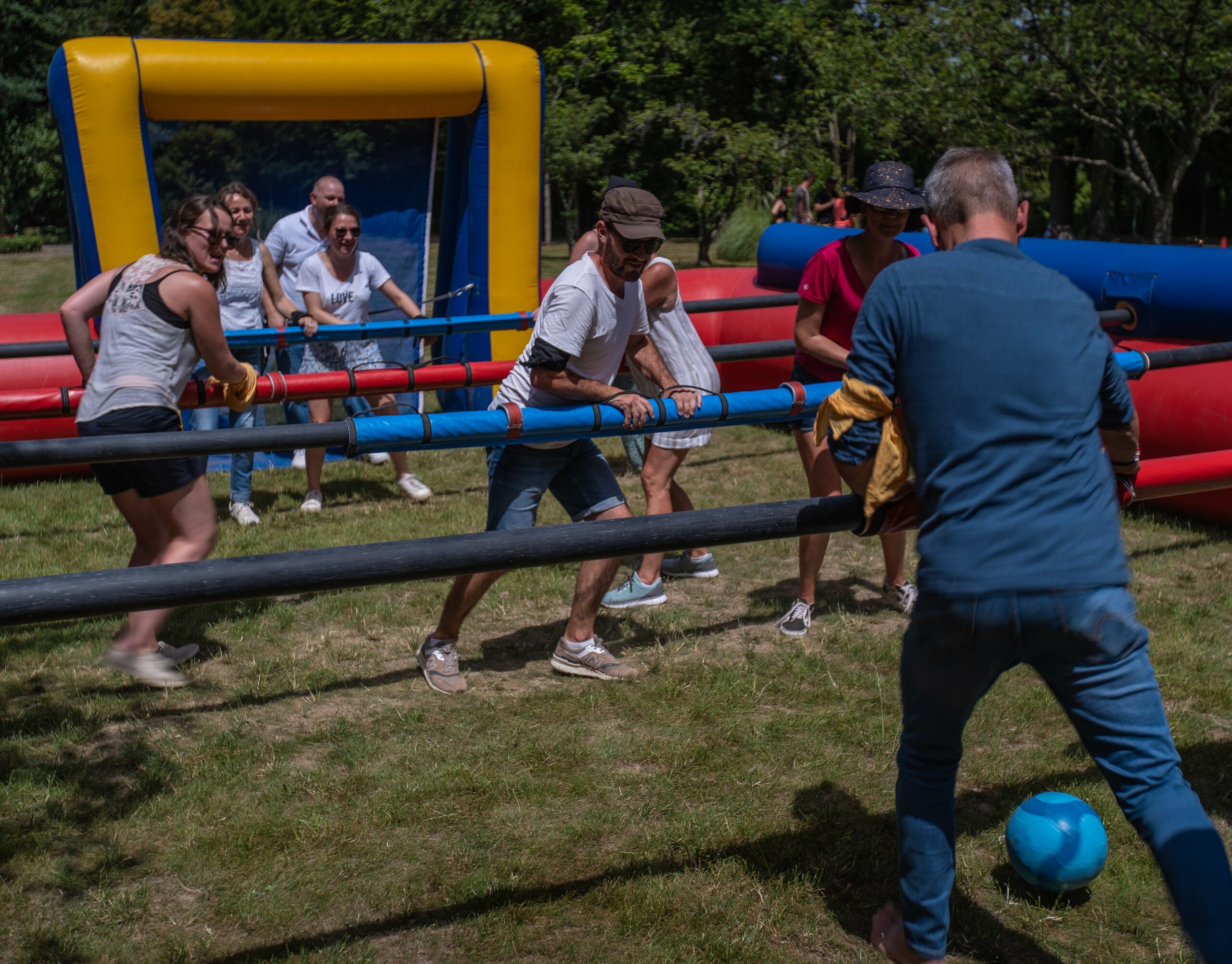 Le baby-foot humain est un incontournable pour une activité de team building originale, sportive et ludique !