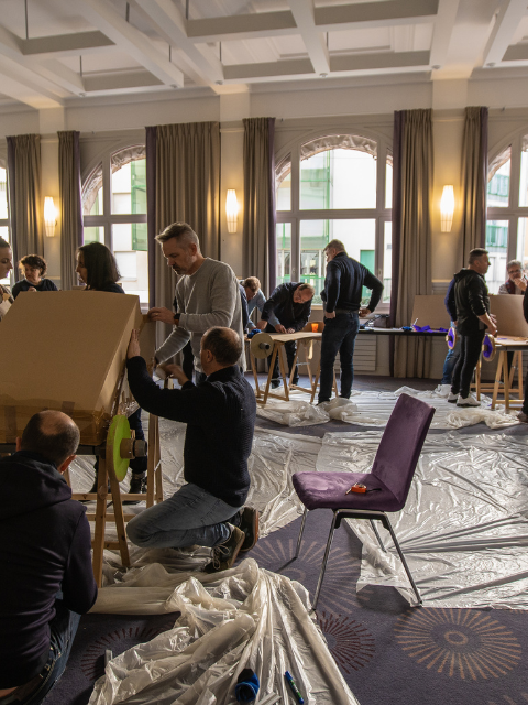 On s'adapte à votre lieu pour proposer une animation de team building en intérieur.